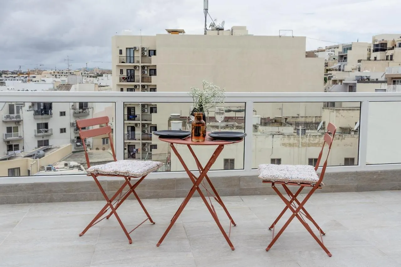 Stunning 1Bdr Sliema-Center Penthouse! Near Pool! Apartment