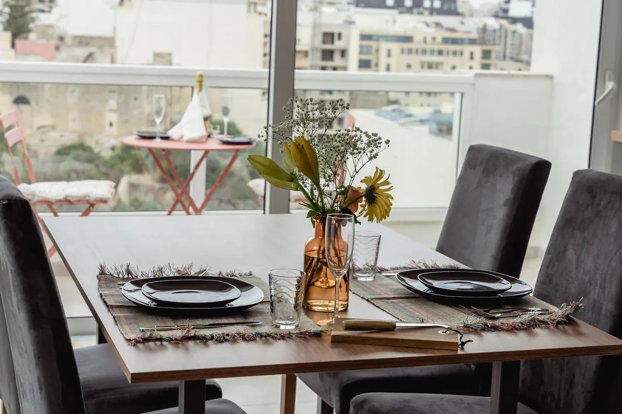 Stunning 1Bdr Sliema-Center Penthouse! Near Pool! Apartment