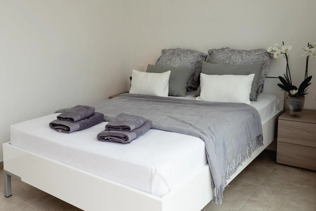 Stunning 1Bdr Sliema-Center Penthouse! Near Pool! Apartment