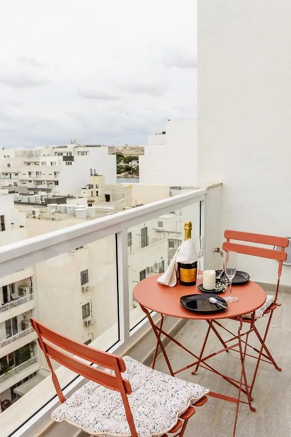 Stunning 1Bdr Sliema-Center Penthouse! Near Pool! Apartment