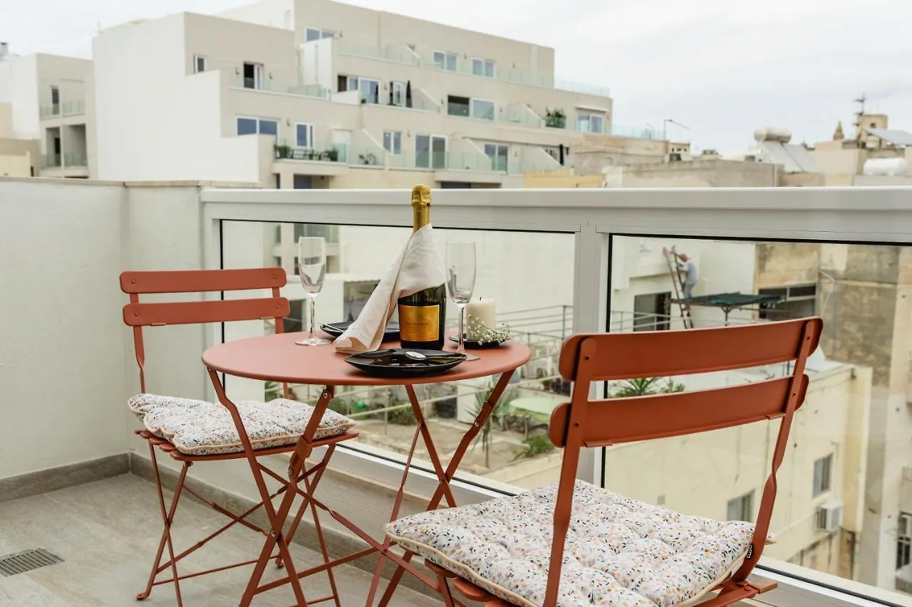Stunning 1Bdr Sliema-Center Penthouse! Near Pool! Apartment